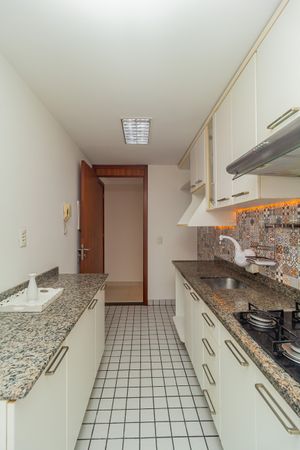 Image 25 - 859712