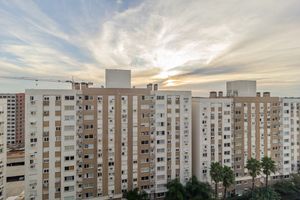 Image 13 - 859740