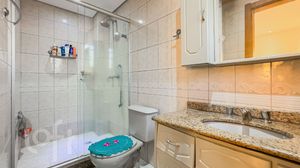 Image 8 - 859750