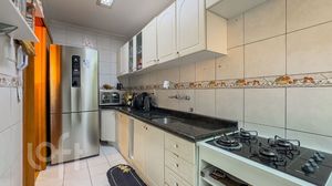 Image 21 - 859750