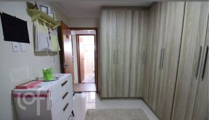 Image 13 - 859774