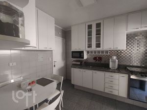 Image 6 - 859866