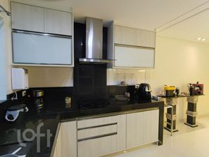 Image 27 - 859900