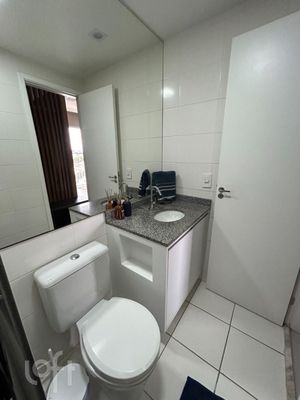 Image 18 - 859910