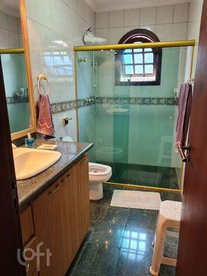 Image 19 - 859937