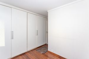 Image 19 - 859938