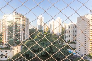Image 23 - 859938
