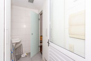Image 36 - 859938
