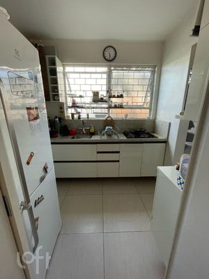 Image 5 - 859951