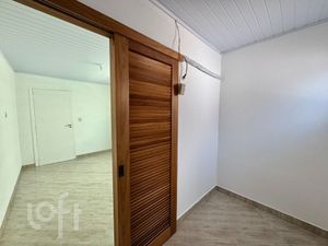 Image 9 - 859959