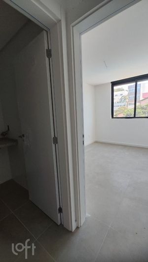 Image 19 - 859960