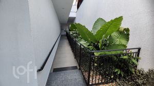 Image 6 - 859960