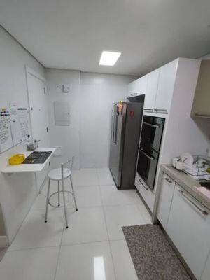 Image 8 - 859982