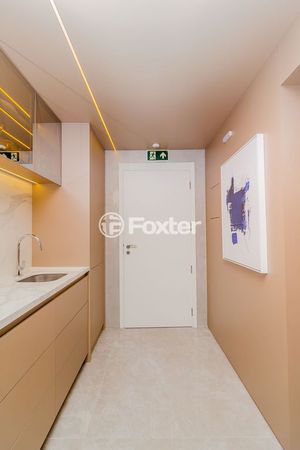 Image 3 - 859989