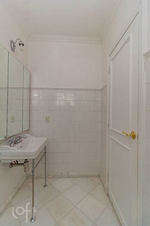 Image 67 - 860035
