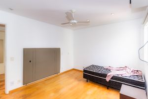Image 19 - 860075