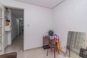 Image 12 - 860176