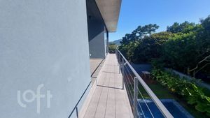 Image 13 - 860184