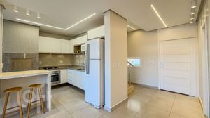 Image 16 - 860186