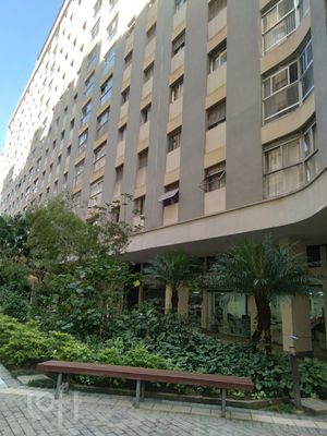 Image 5 - 860246