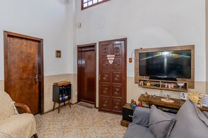 Image 3 - 860295