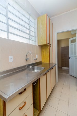 Image 19 - 860304