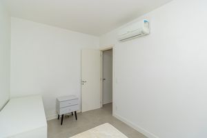 Image 19 - 860347