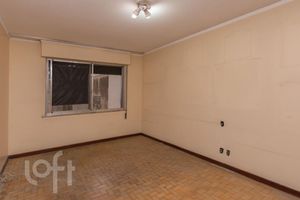 Image 21 - 860713