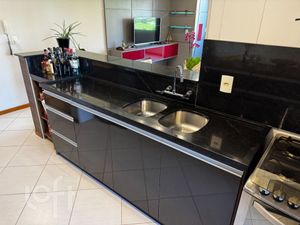 Image 9 - 860930