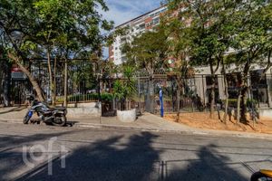 Image 10 - 860983