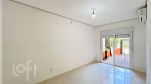 Image 33 - 861051