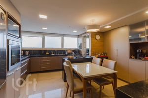 Image 10 - 861092