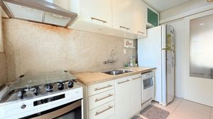 Image 9 - 861112