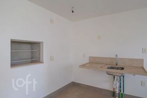 Image 21 - 861724