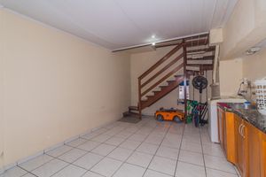 Image 18 - 861761