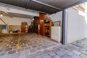 Image 42 - 861811