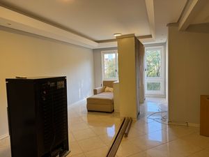 Image 18 - 861811