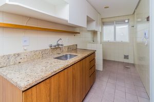 Image 18 - 862015
