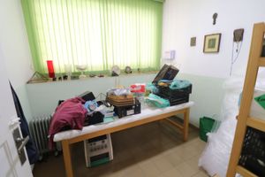 Image 8 - 862199