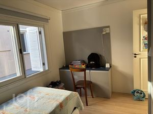 Image 18 - 862361