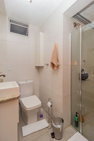 Image 6 - 862403