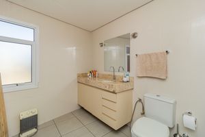 Image 14 - 862403