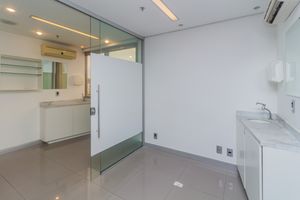 Image 17 - 862714