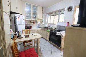 Image 1 - 862715