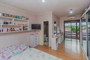 Image 18 - 862760