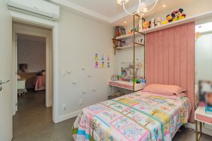 Image 19 - 862771
