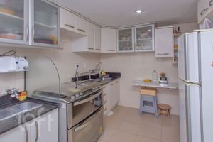Image 7 - 862903