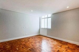 Image 19 - 862937