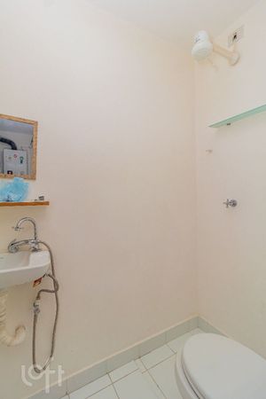 Image 11 - 862978