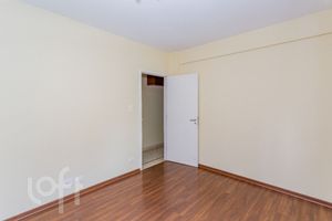 Image 32 - 862984